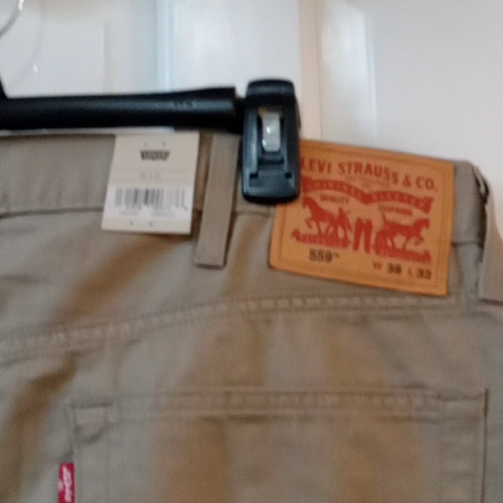 NWT Levi Strauss Relaxed Fit Men's Khaki Color Jeans Style 559 Size 38-32 - Picture 5 of 16